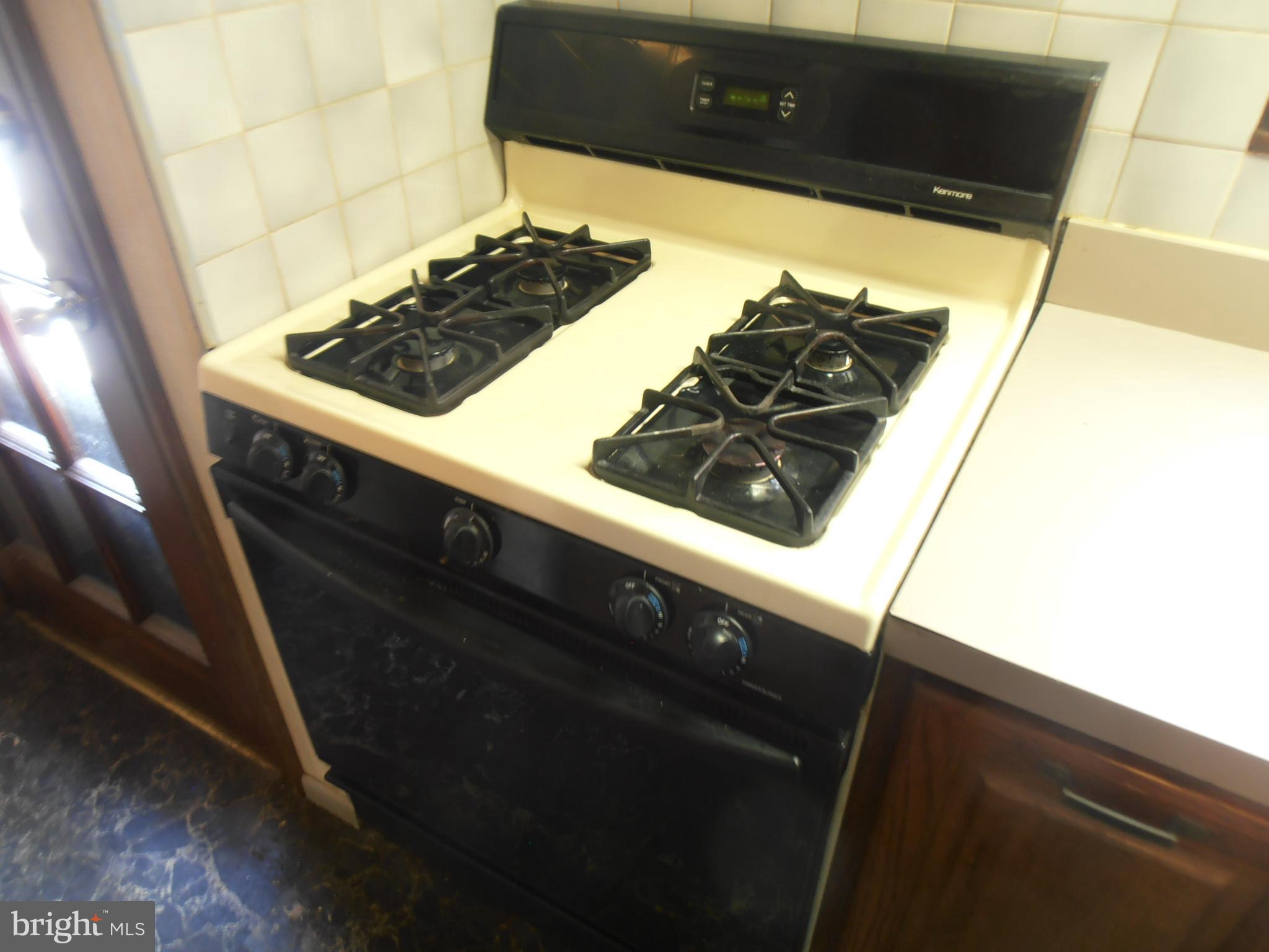 136 Hickstown Road Sicklerville, NJ 08081 - Photo 24 of 34 gas stove