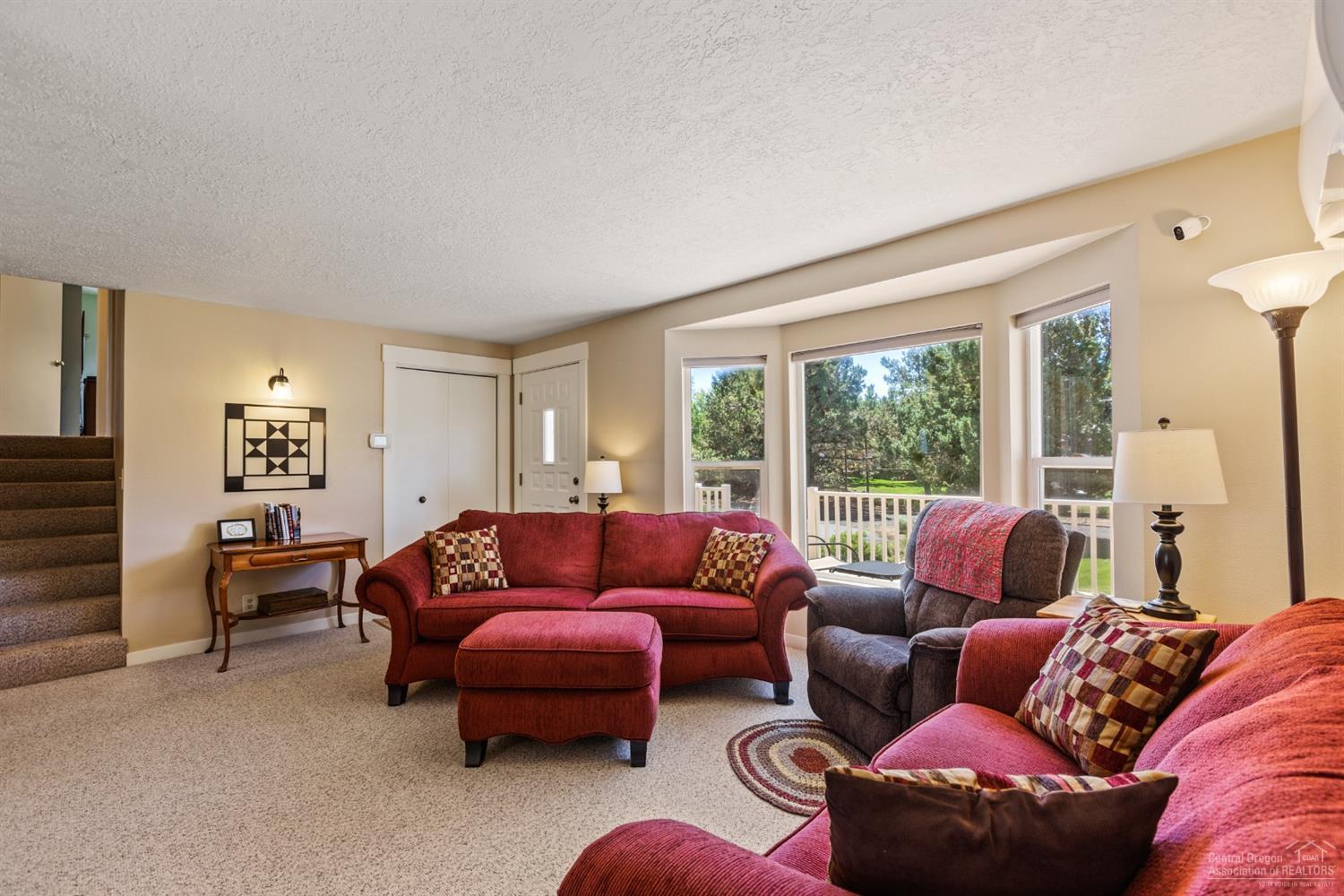 21110 Country Squire Road Bend, OR 97701 - Photo 4 of 25 Additional Photo