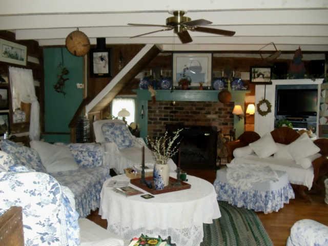 905 Gunter Ridge Road Pulaski, TN 38478 - Photo 11 of 18 a view of entryway and livingroom