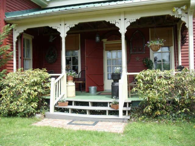 905 Gunter Ridge Road Pulaski, TN 38478 - Photo 8 of 18 front view of a house