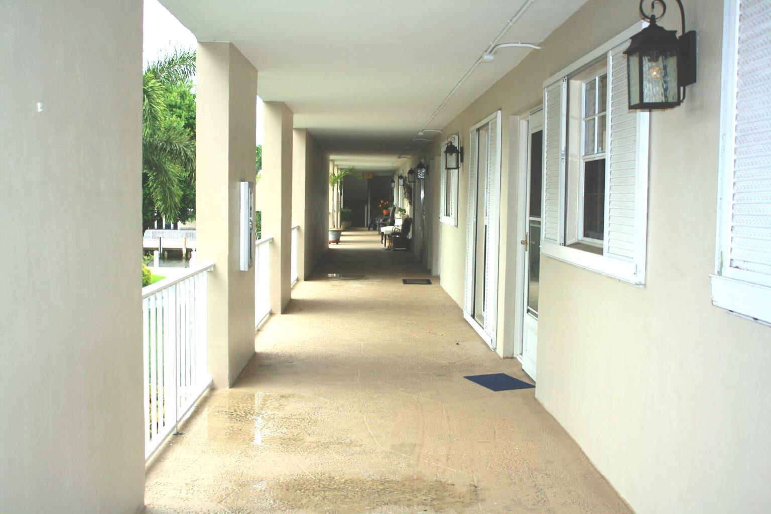 773 Jeffery Street, Unit 4206 Boca Raton, FL 33487 - Photo 5 of 27 Exterior Entrance Hallway