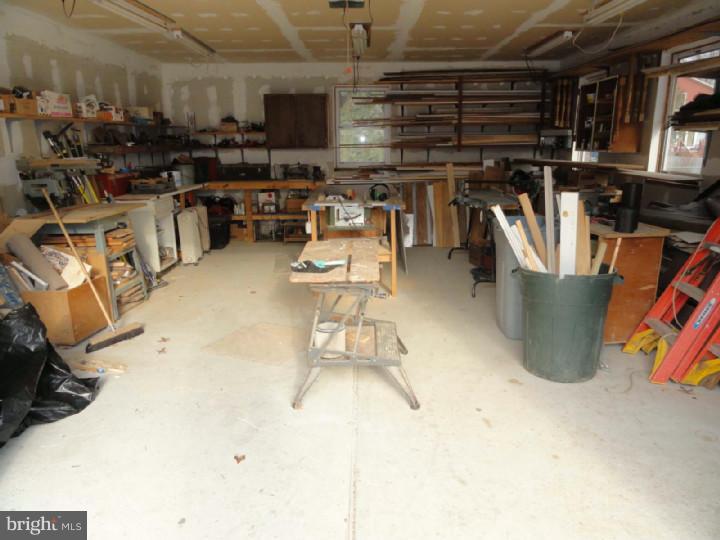 214 Sylvan Avenue Rutledge, PA 19070 - Photo 10 of 13 Garage