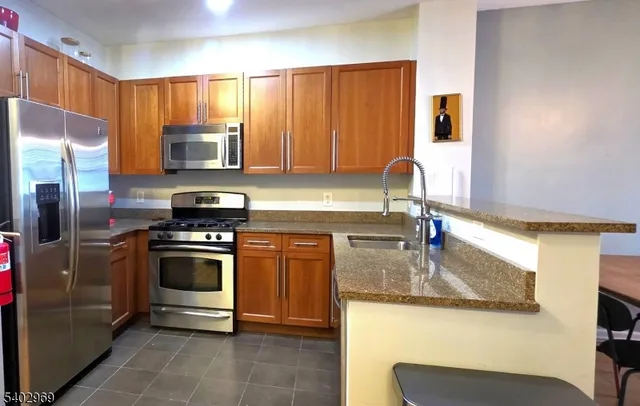 $369,000 | 30 Freedom Way, Unit 102, Jersey City, NJ 07305