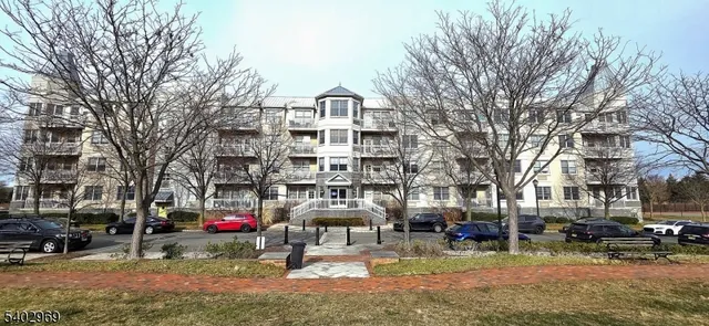 $369,000 | 30 Freedom Way, Unit 102, Jersey City, NJ 07305