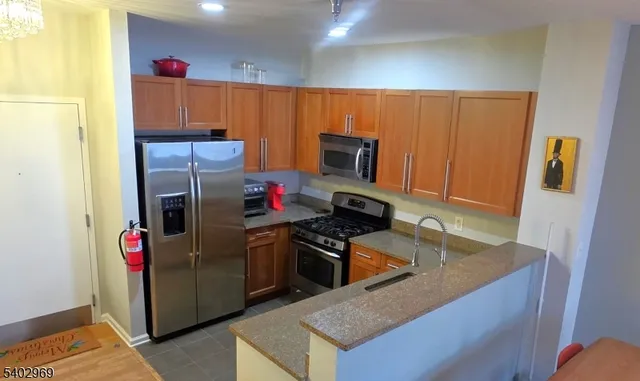 $369,000 | 30 Freedom Way, Unit 102, Jersey City, NJ 07305