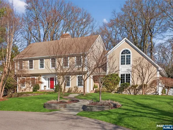 $2,050,000 | 70 Hummingbird Court, Wyckoff, NJ 07481