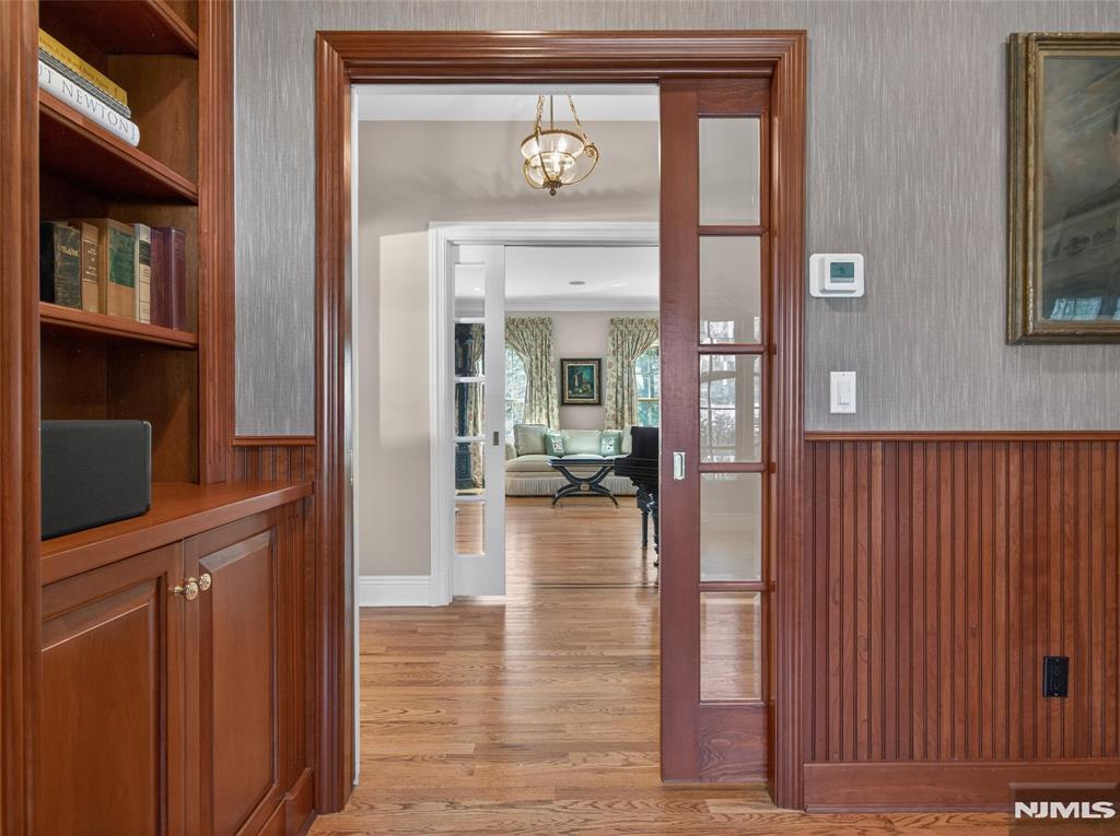 70 Hummingbird Court Wyckoff, NJ 07481 - Photo 12 of 50