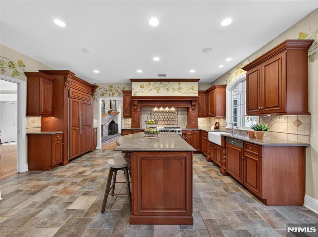 70 Hummingbird Court Wyckoff, NJ 07481 - Photo 16 of 50