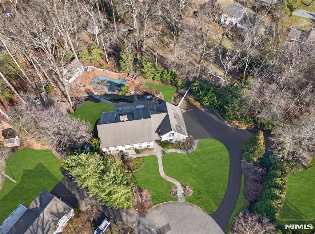 70 Hummingbird Court Wyckoff, NJ 07481 - Photo 2 of 50