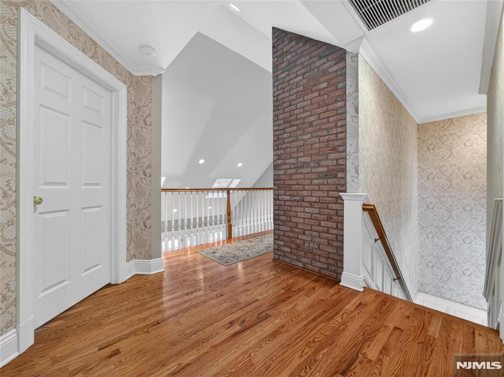 70 Hummingbird Court Wyckoff, NJ 07481 - Photo 33 of 50