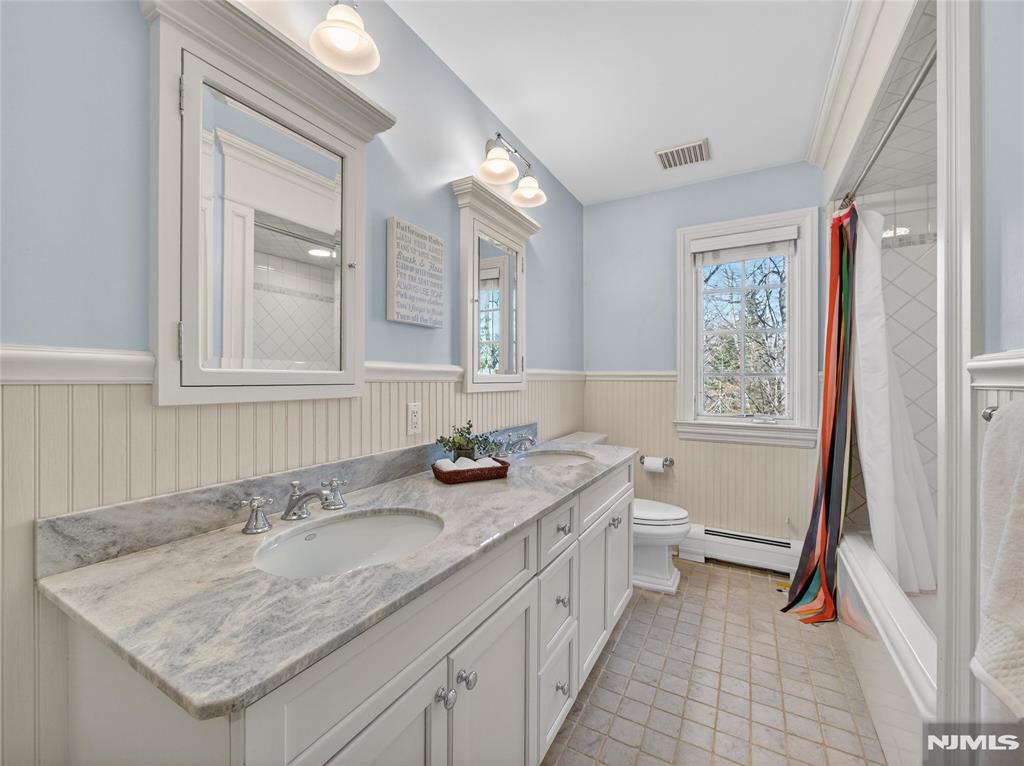 70 Hummingbird Court Wyckoff, NJ 07481 - Photo 35 of 50