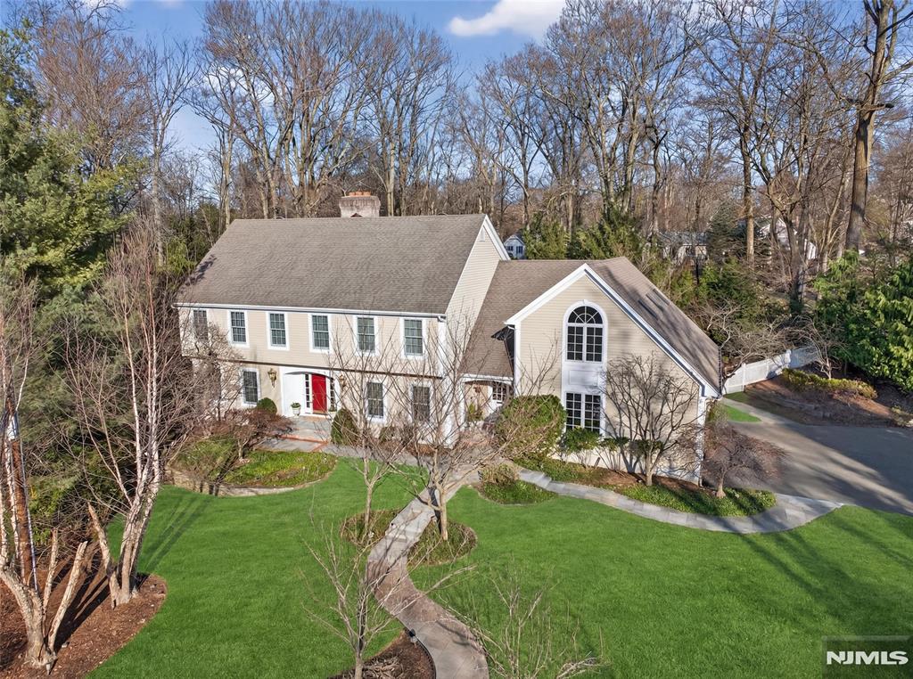 70 Hummingbird Court Wyckoff, NJ 07481 - Photo 4 of 50