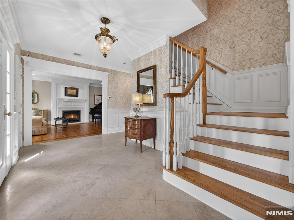 70 Hummingbird Court Wyckoff, NJ 07481 - Photo 6 of 50