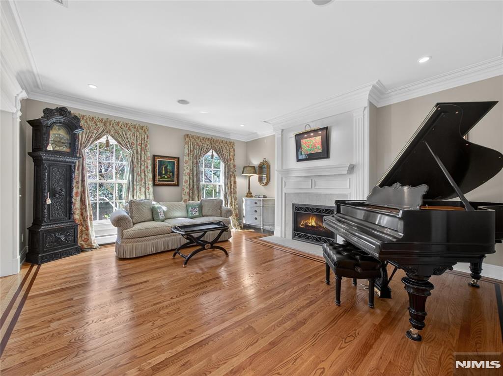 70 Hummingbird Court Wyckoff, NJ 07481 - Photo 9 of 50