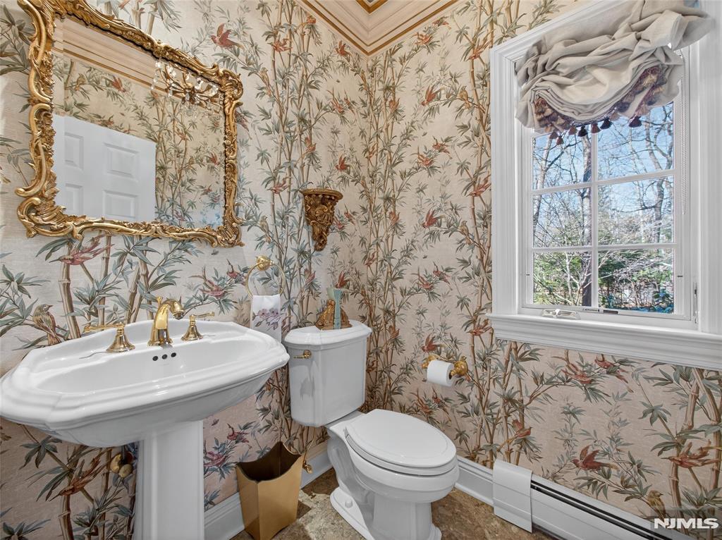 70 Hummingbird Court Wyckoff, NJ 07481 - Photo 10 of 50