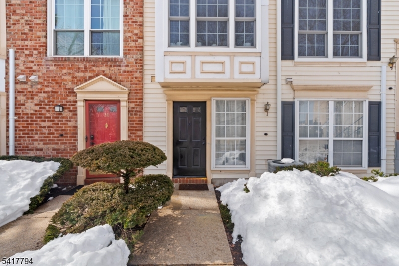 39 Boston Court Newark, NJ 07103 - Photo 2 of 16