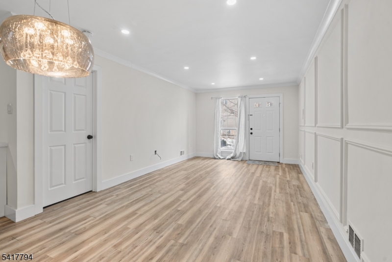 39 Boston Court Newark, NJ 07103 - Photo 7 of 16