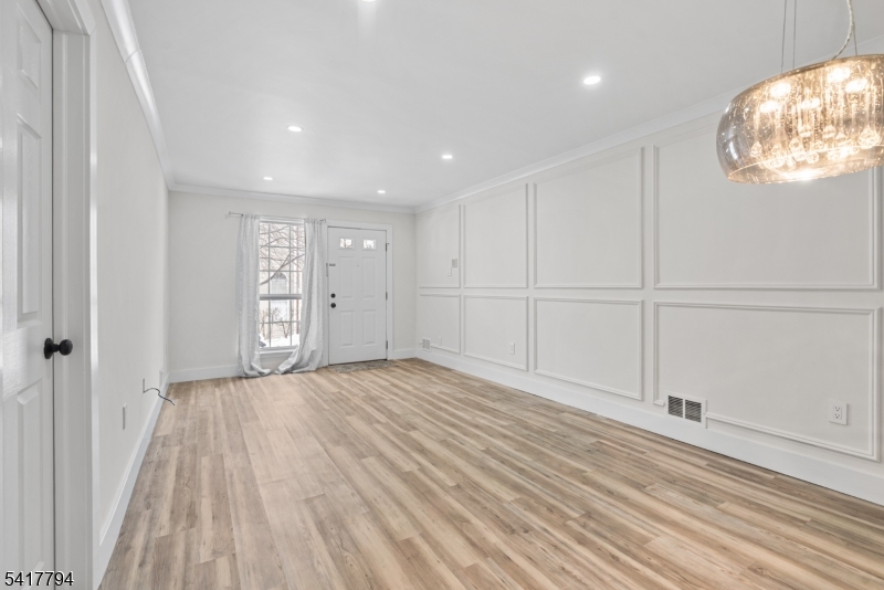 39 Boston Court Newark, NJ 07103 - Photo 8 of 16