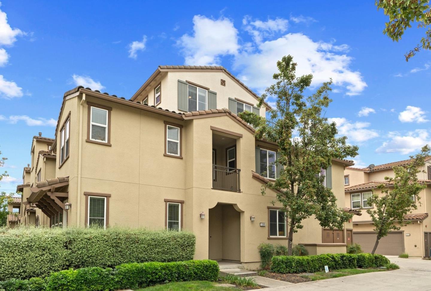 5300 Fioli Loop San Ramon, CA 94582 - Photo 1 of 44 Gallery Image 1
