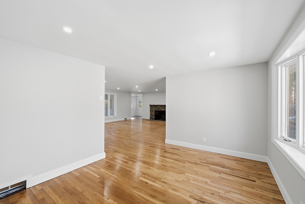 76 Beaver Brook Road Westford, MA 01886 - Photo 12 of 41