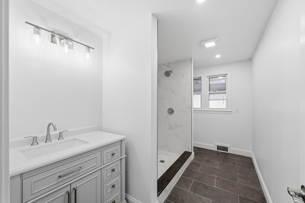 76 Beaver Brook Road Westford, MA 01886 - Photo 13 of 41