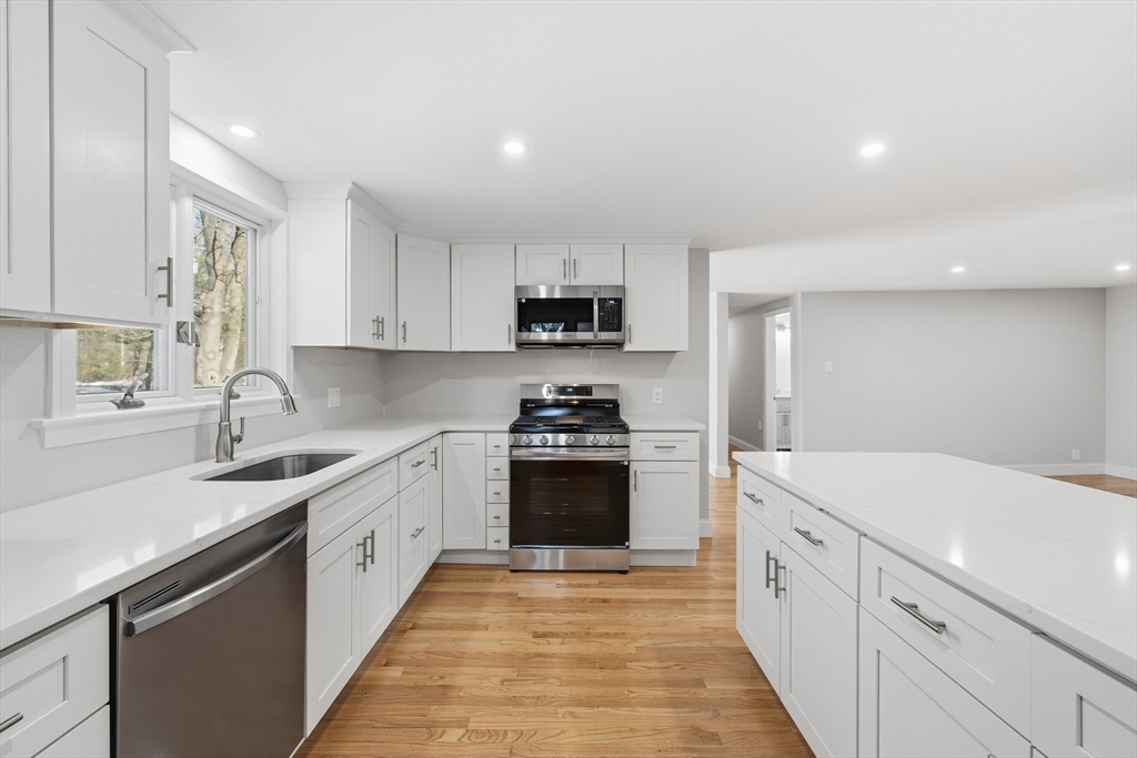 76 Beaver Brook Road Westford, MA 01886 - Photo 4 of 41