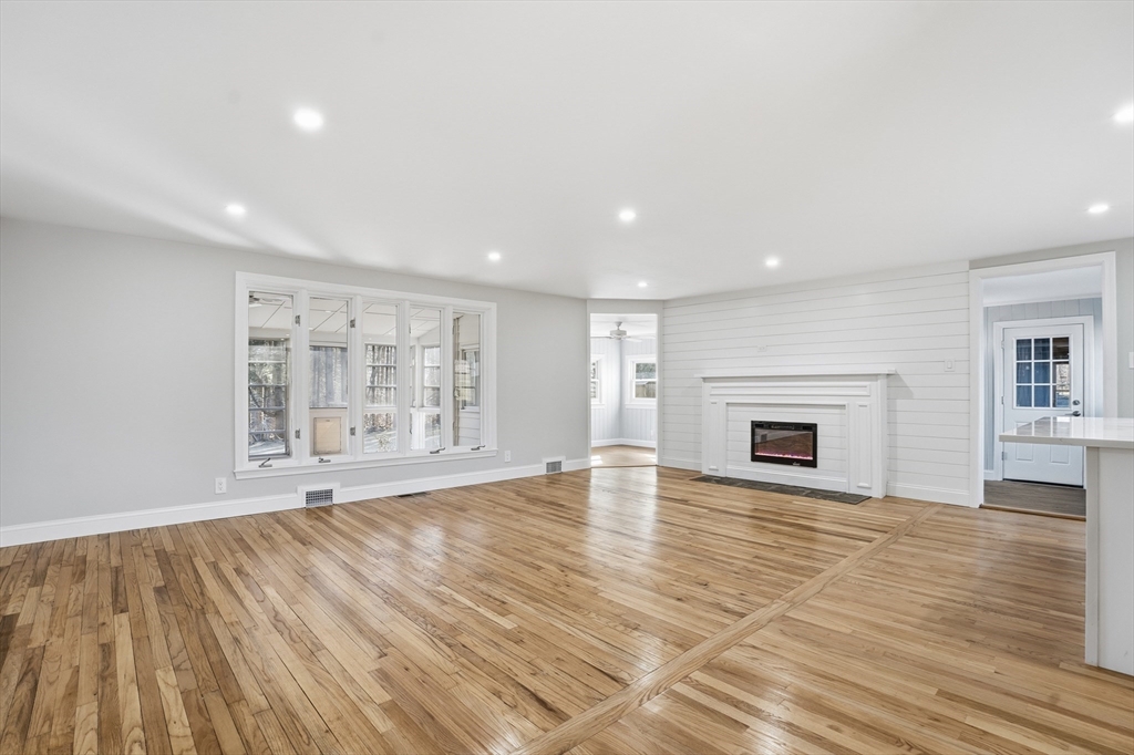 76 Beaver Brook Road Westford, MA 01886 - Photo 10 of 39 Gallery Image 10