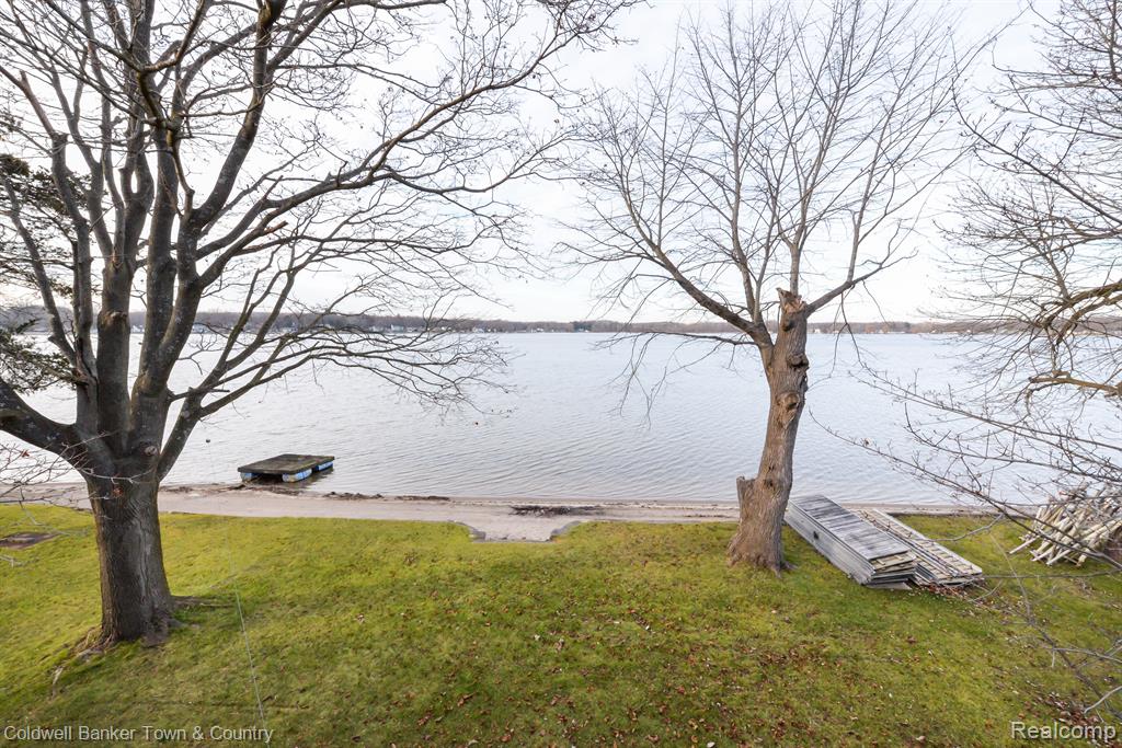 8746 Riverside Drive Brighton, MI 48116 - Photo 22 of 44 Gallery Image 22