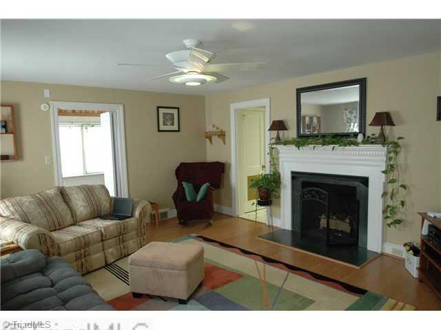 1532 Sharon Road Winston-Salem, NC 27103 - Photo 2 of 15 Living Room.