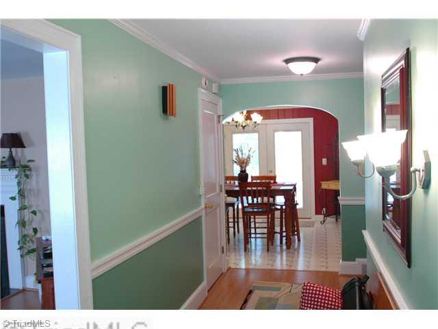 1532 Sharon Road Winston-Salem, NC 27103 - Photo 8 of 15 Entry.