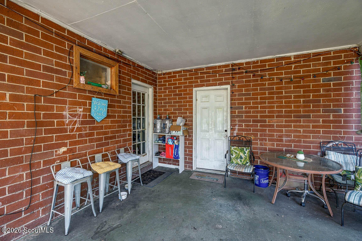 801 Oak Bluff Road Brunswick, GA 31523 - Photo 4 of 24 801oakbluff-4