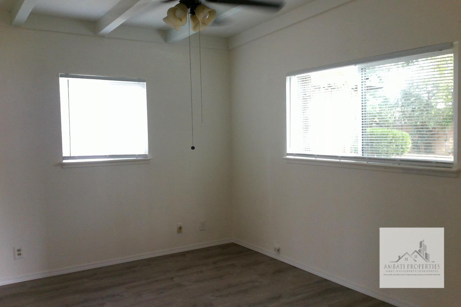 3539 Luminary Way Clovis, CA 93619 - Photo 11 of 13 an empty room with a window