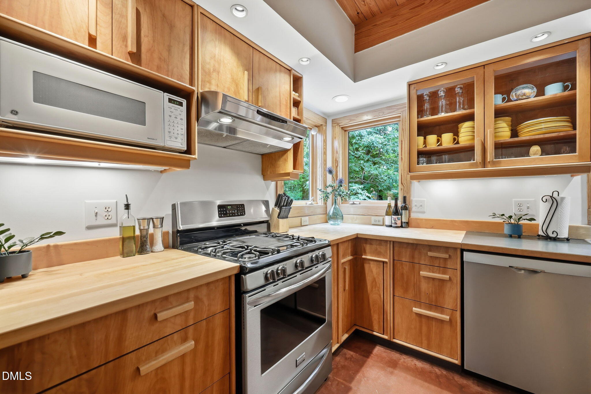 1056 Beaver Dam Road Chapel Hill, NC 27517 - Photo 24 of 63 38-web-or-mls-IMG_3989_edit