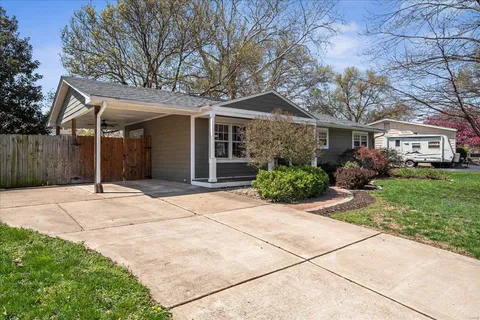 $260,000 | 2017 Dawson Drive, St. Charles, MO 63301