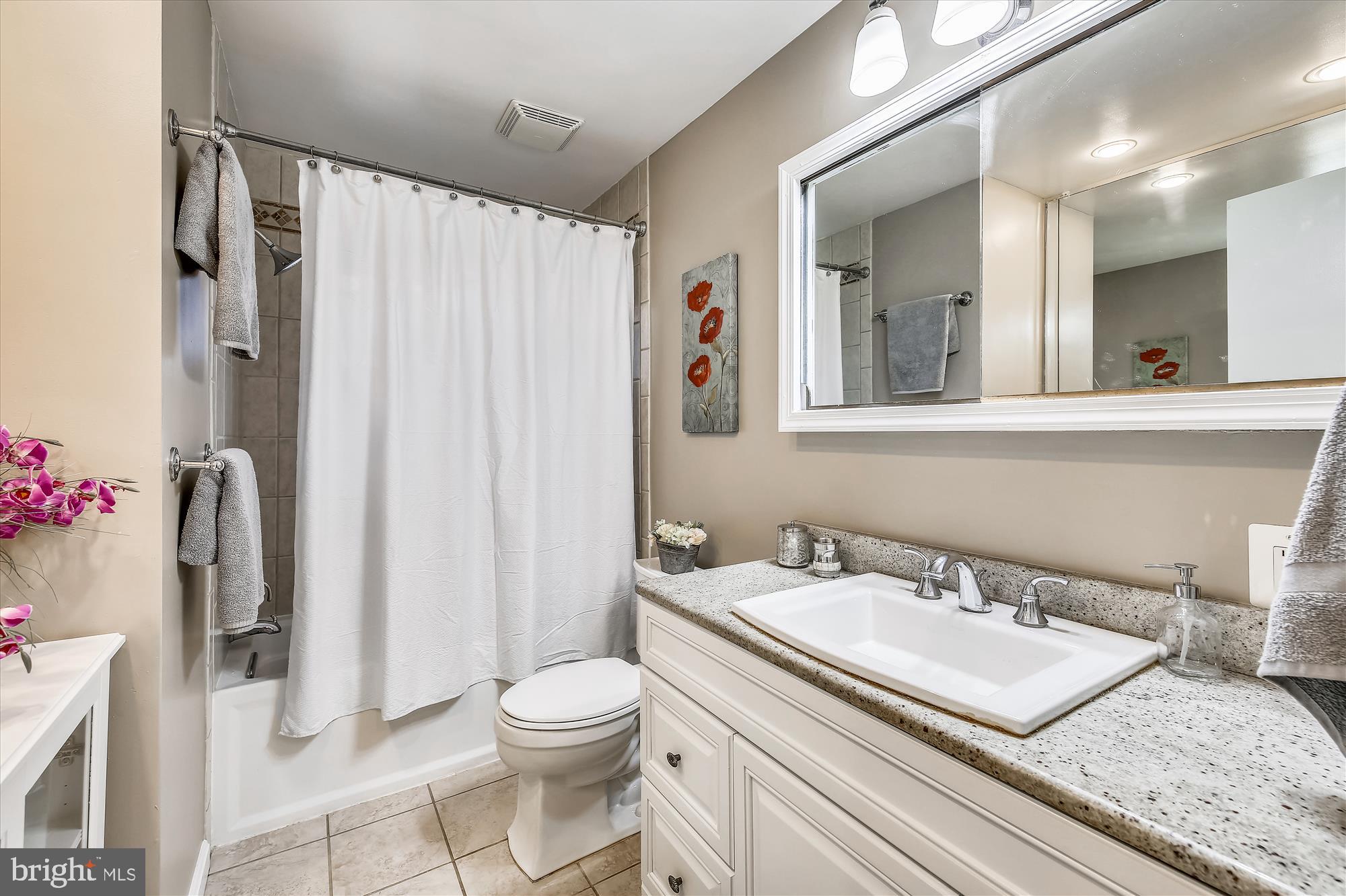 2003 Cascade Road Silver Spring, MD 20902 - Photo 18 of 30 Hall Bathroom