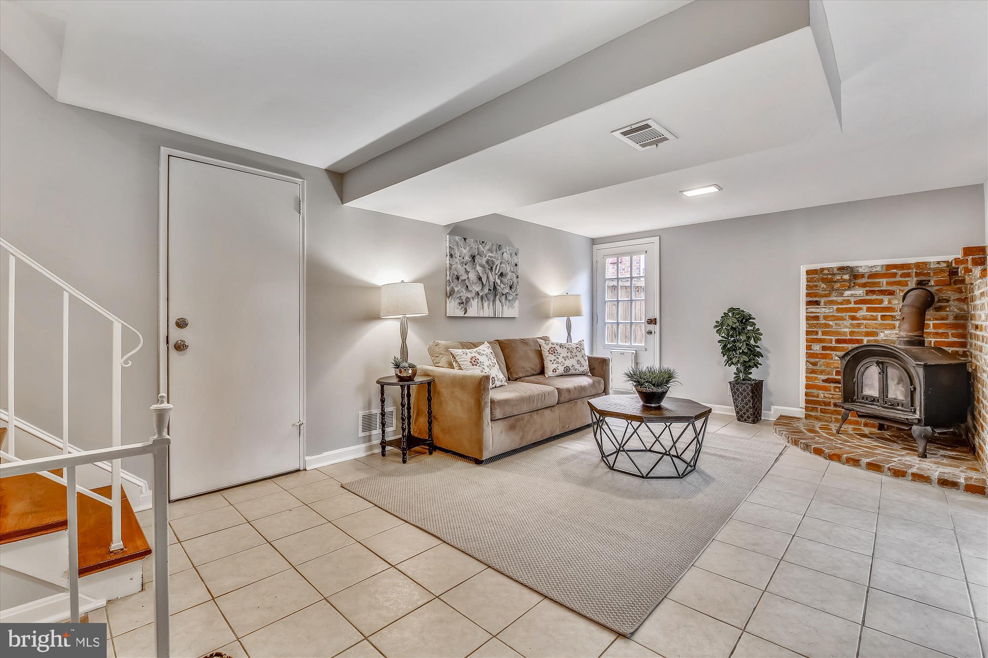 2003 Cascade Road Silver Spring, MD 20902 - Photo 21 of 30 Family Room