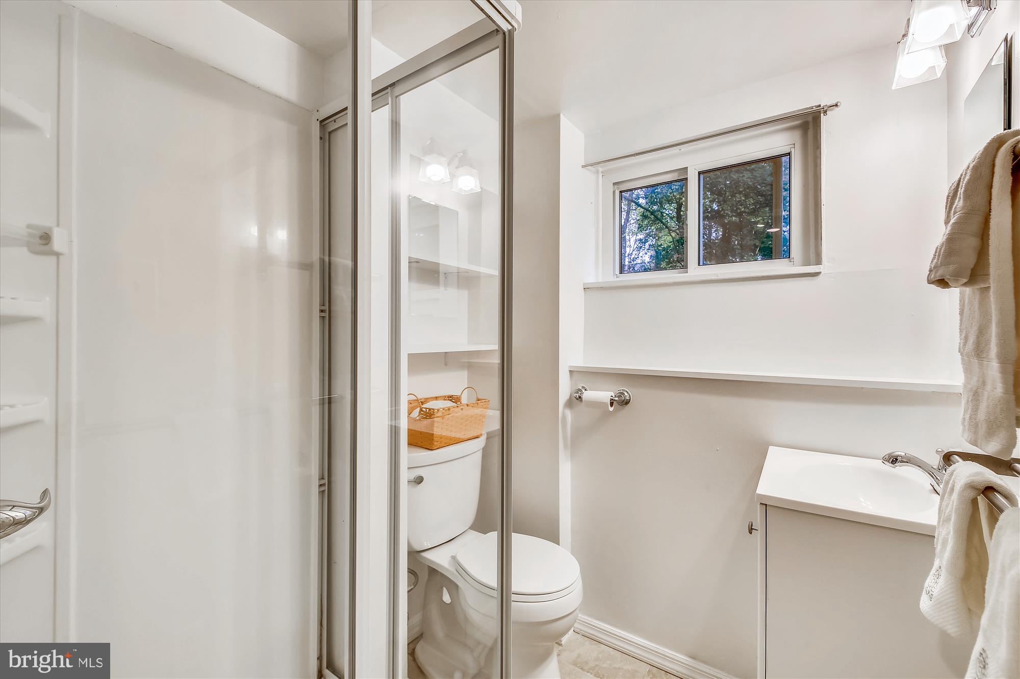 2003 Cascade Road Silver Spring, MD 20902 - Photo 24 of 30 Bathroom 3