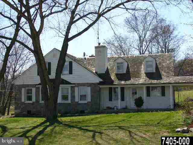 280 Roths Church Road Spring Grove, PA 17362 - Photo 2 of 7