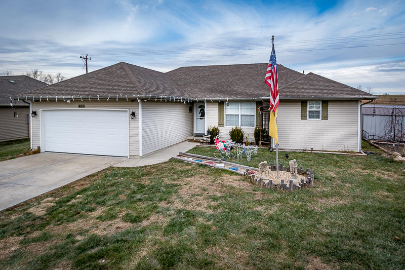 401 Sugar Tree Road Sparta, MO 65753 - Photo 1 of 1 Front