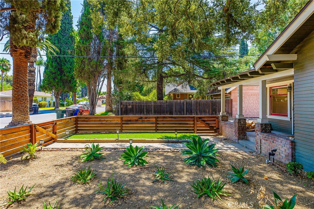 3844 Linwood Place Riverside, CA 92506 - Photo 9 of 70