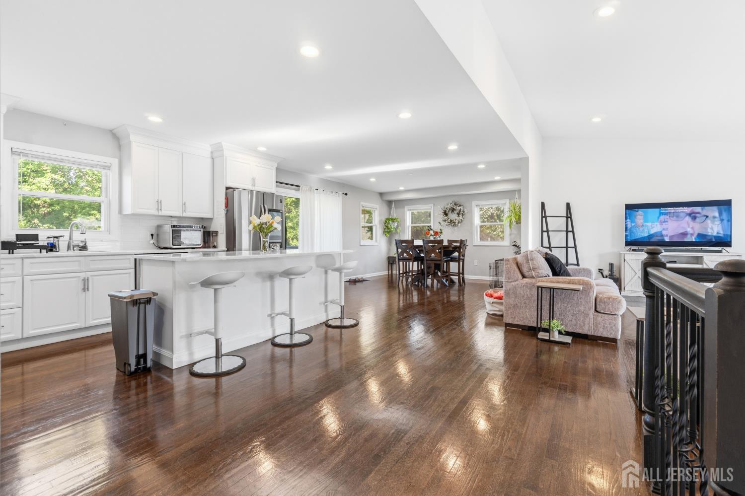 24 Wilk Road Edison, NJ 08837 - Photo 8 of 41