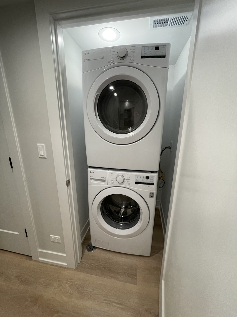 Undisclosed Address Chicago, IL 60622 - Photo 8 of 13 a utility room with dryer and washer