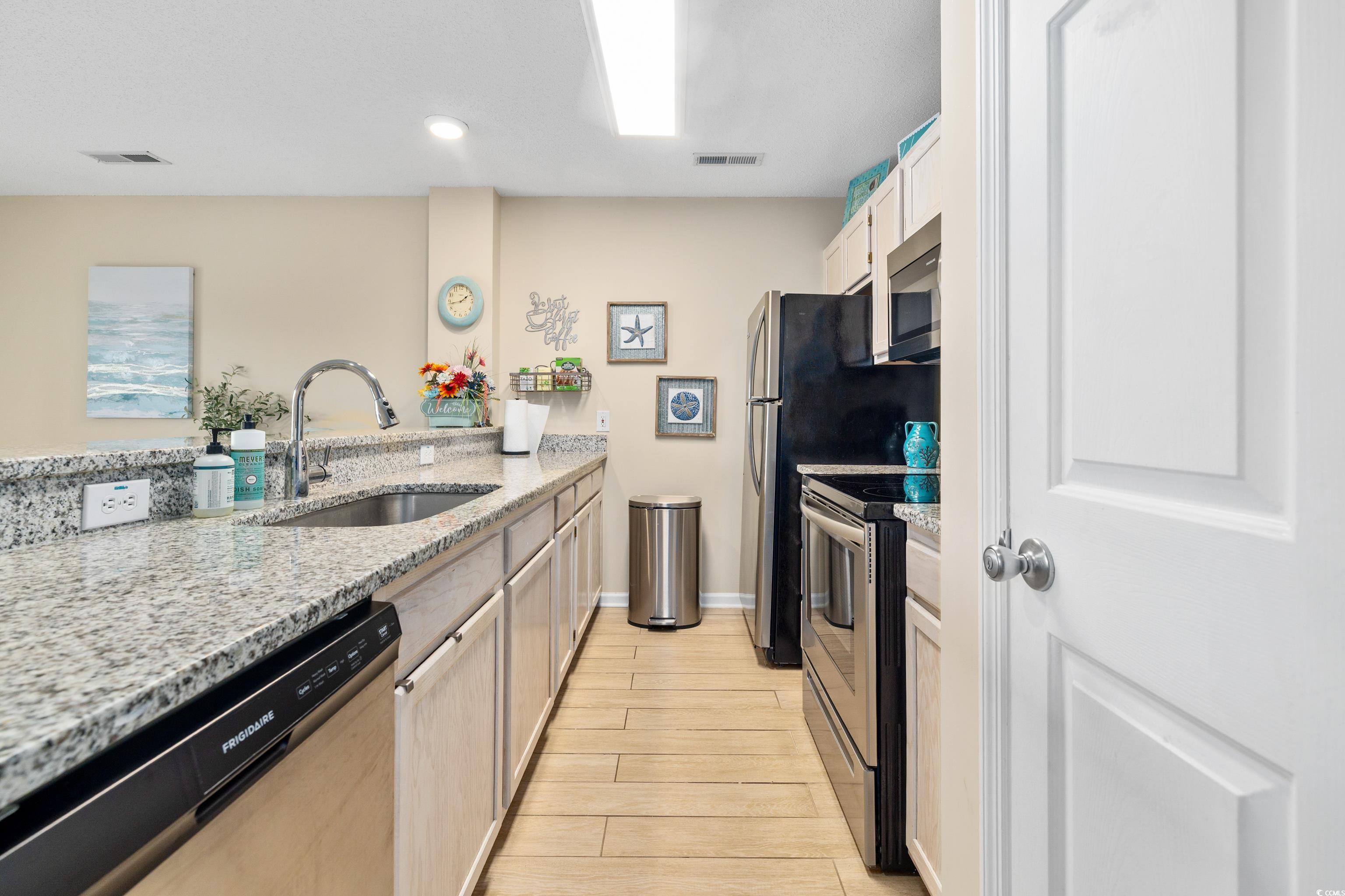 204 Landing Road, Unit E North Myrtle Beach, SC 29582 - Photo 12 of 36 Gallery Image 12