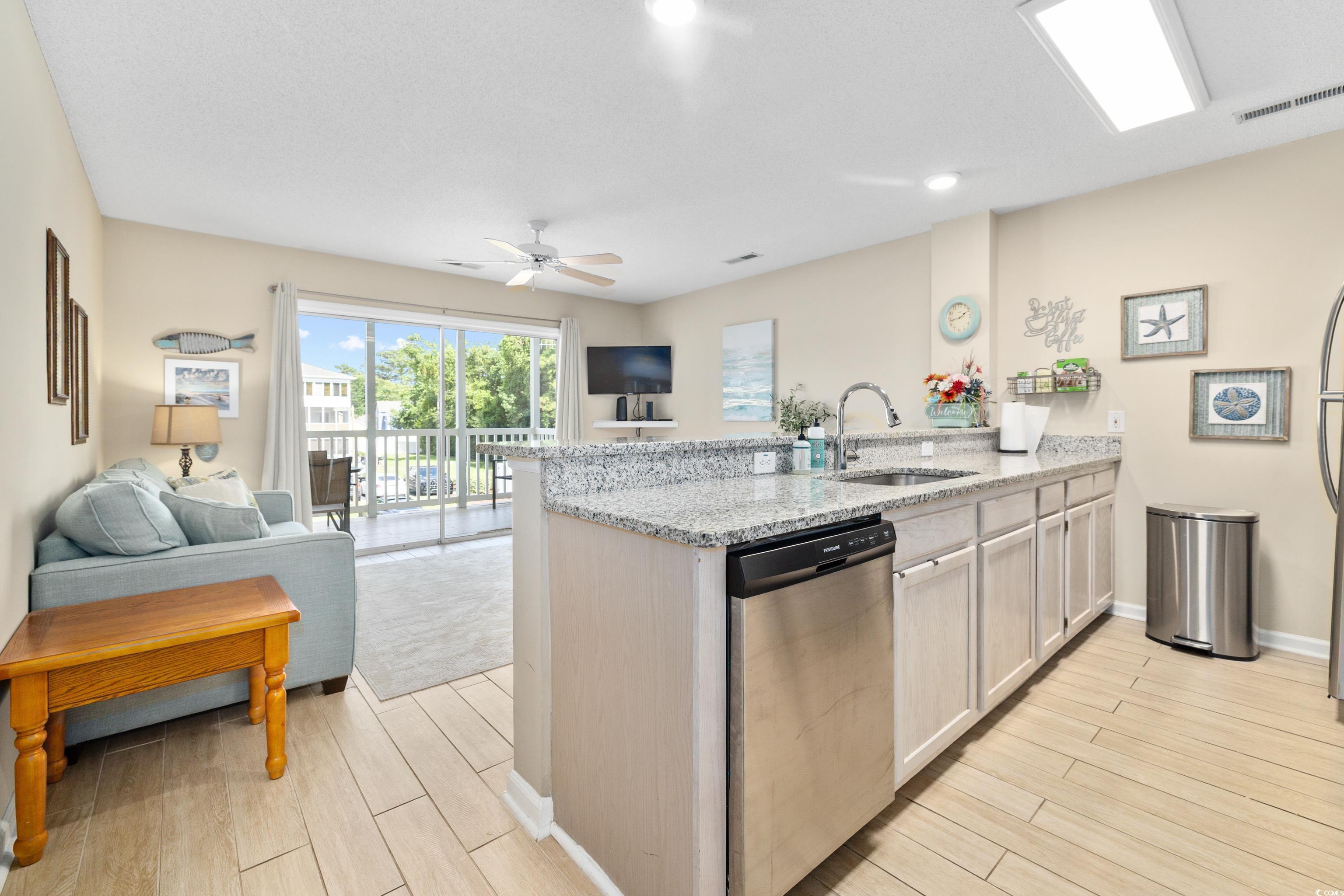 204 Landing Road, Unit E North Myrtle Beach, SC 29582 - Photo 10 of 36 Gallery Image 10