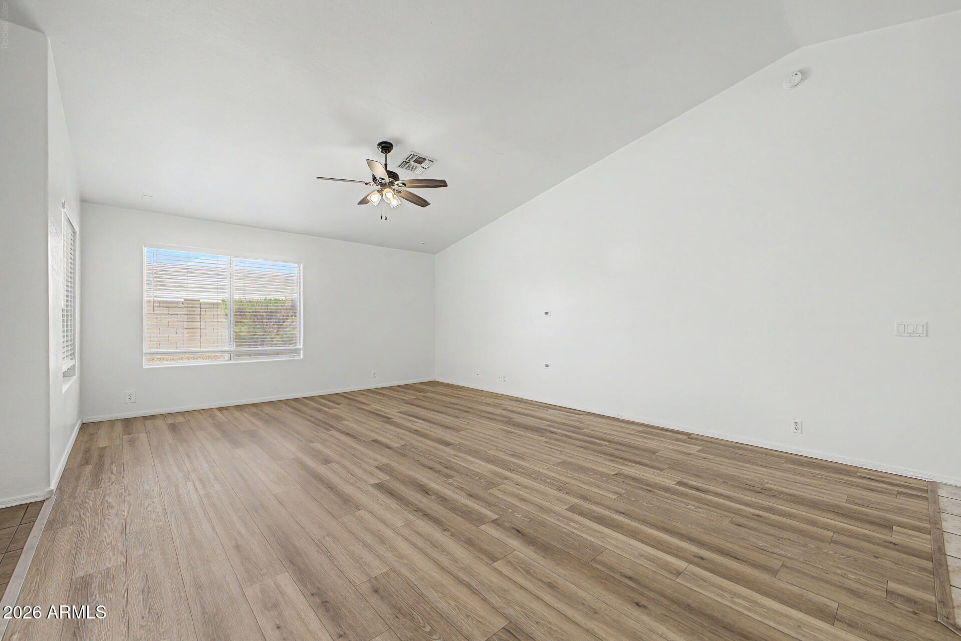930 East Harwell Road Phoenix, AZ 85042 - Photo 8 of 38 08 - Harwell 930