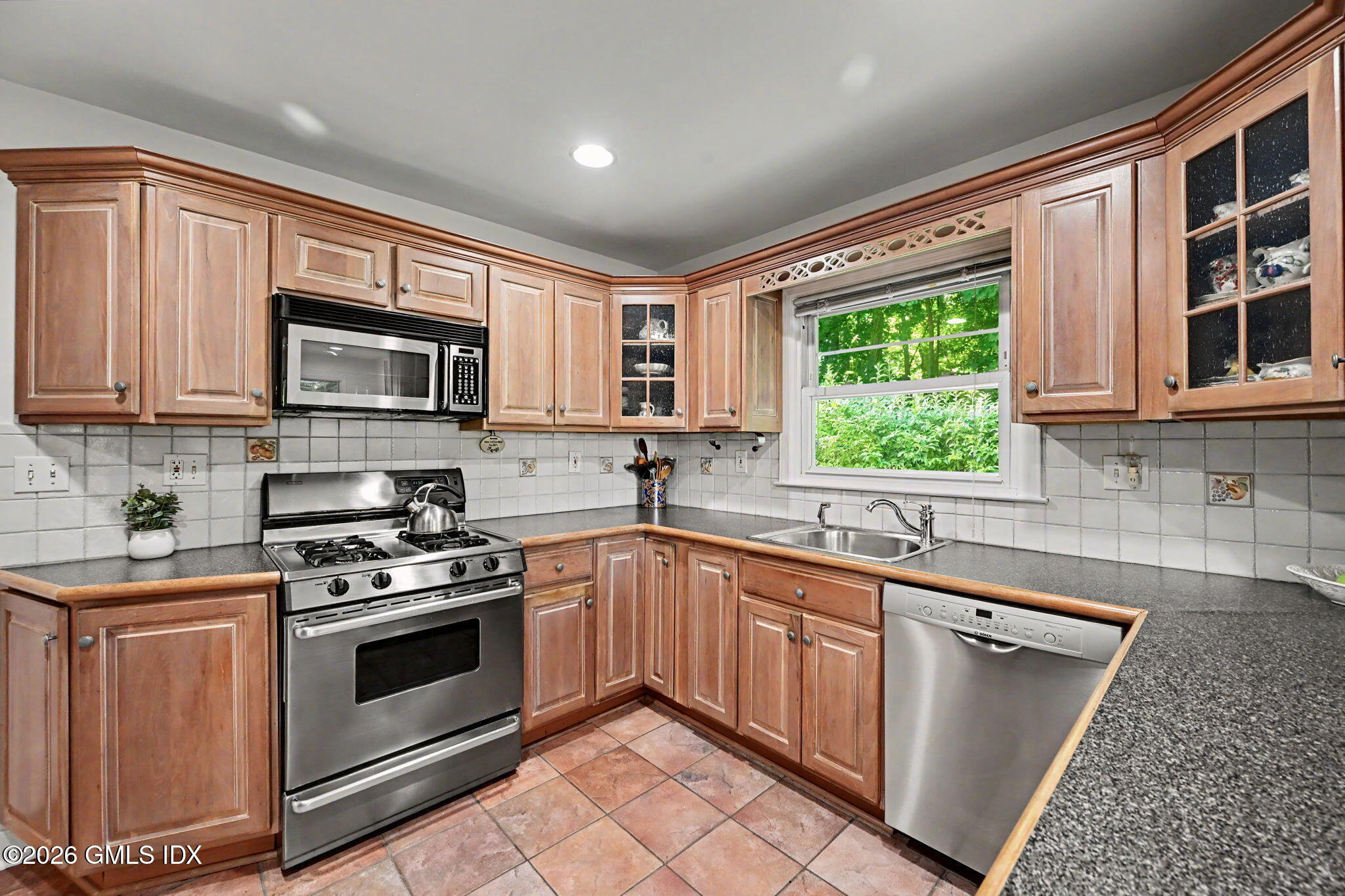 8 Ernel Drive Riverside, CT 06878 - Photo 11 of 24 40-web-or-mls-8-ernel-dr