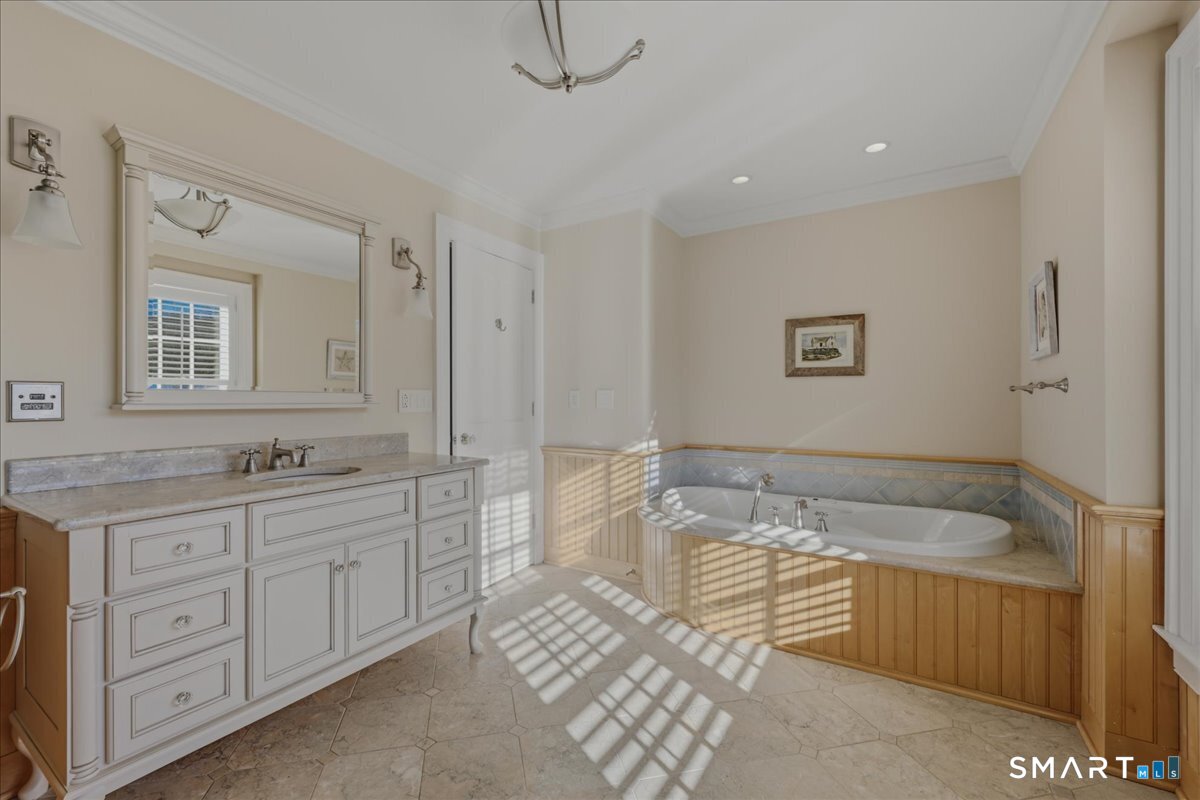 175 River Road Essex, CT 06426 - Photo 28 of 40 Guest bathroom