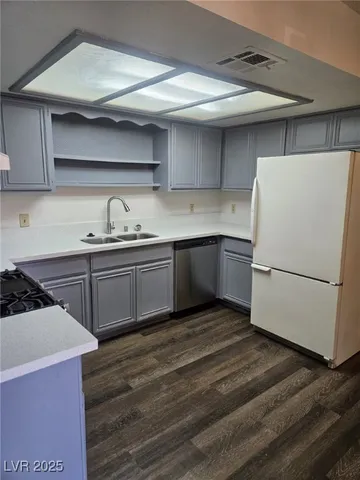 $1,200 | 5576 West Rochelle Avenue, Unit 31A, Las Vegas, NV 89103
