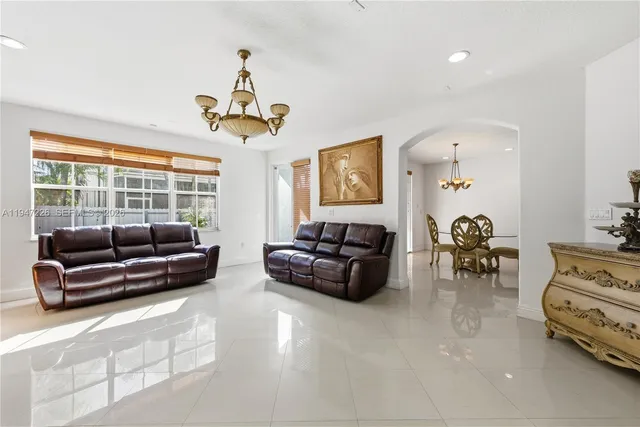 $1,100,000 | 15184 Southwest 20th Street, Miami, FL 33185