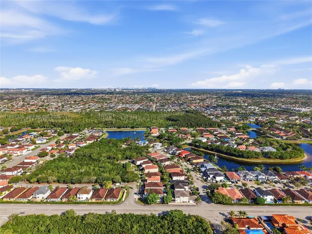 $1,100,000 | 15184 Southwest 20th Street, Miami, FL 33185